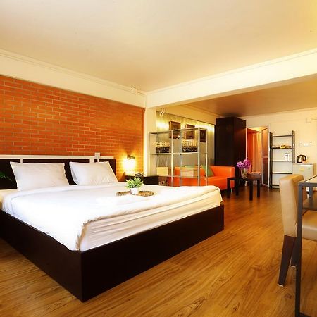 Baan Saladaeng Boutique Guesthouse Bangkok Esterno foto